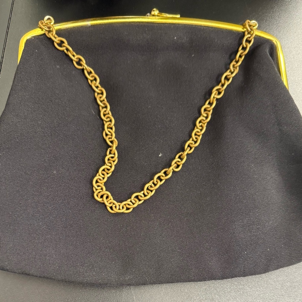 St. Thomas Bag with Gold Chain Vintage - Picture 10 of 10